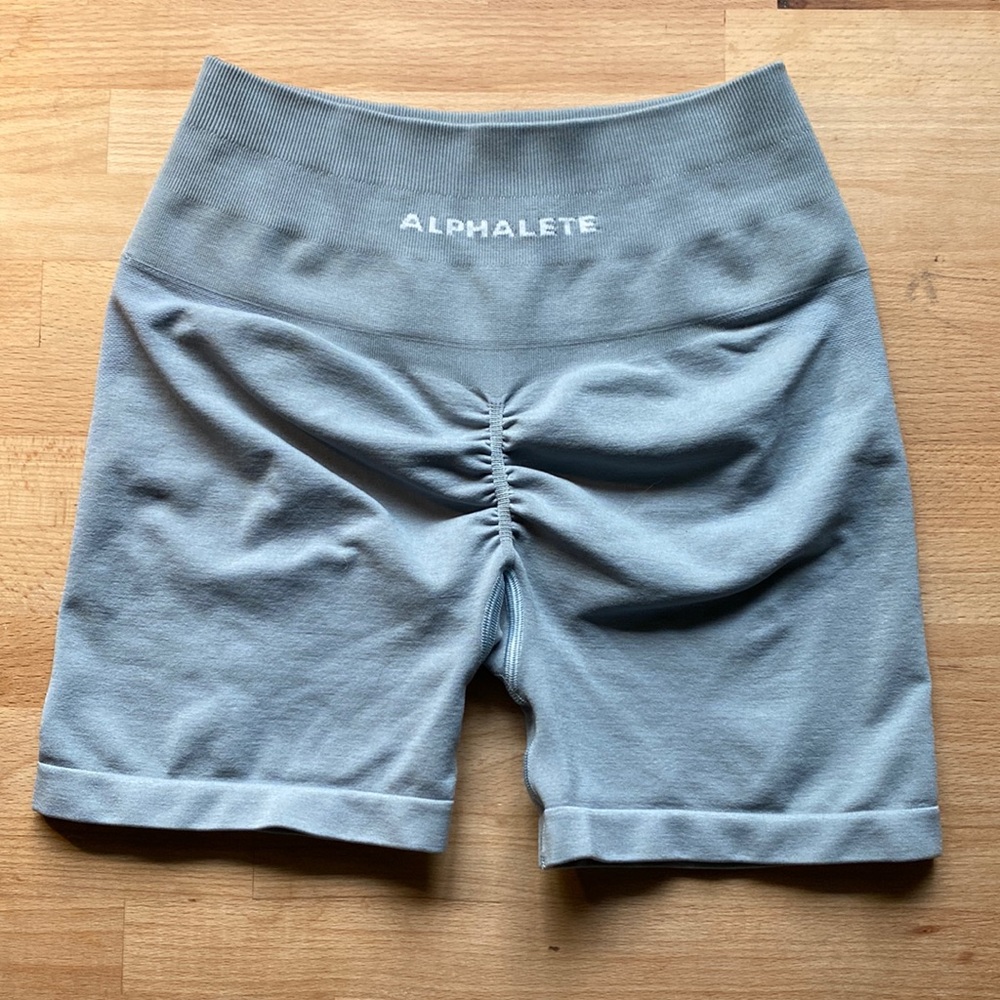 Alphalete Light Blue Women's Scrunch Back Biker Shorts